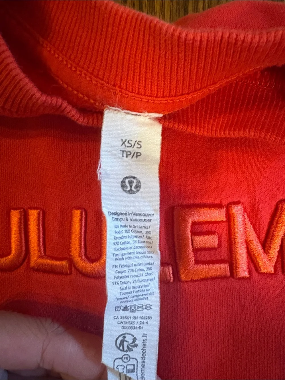 🎉EUC! Lululemon Athletica Red Cropped Sweatshirt with Raised Logo!